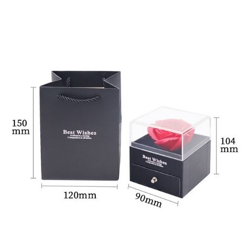 Konservierte Rose mit Halskette